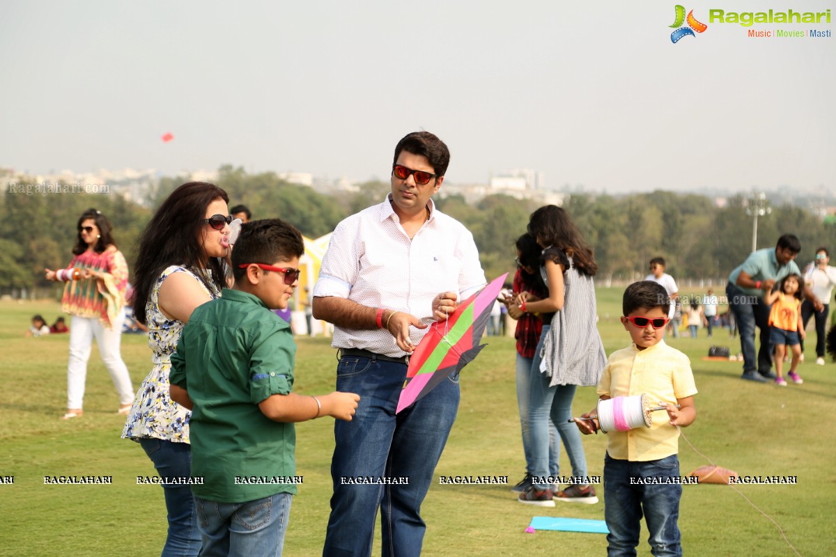 Hyderabad Kite Fest 2017 at Golf Course Road