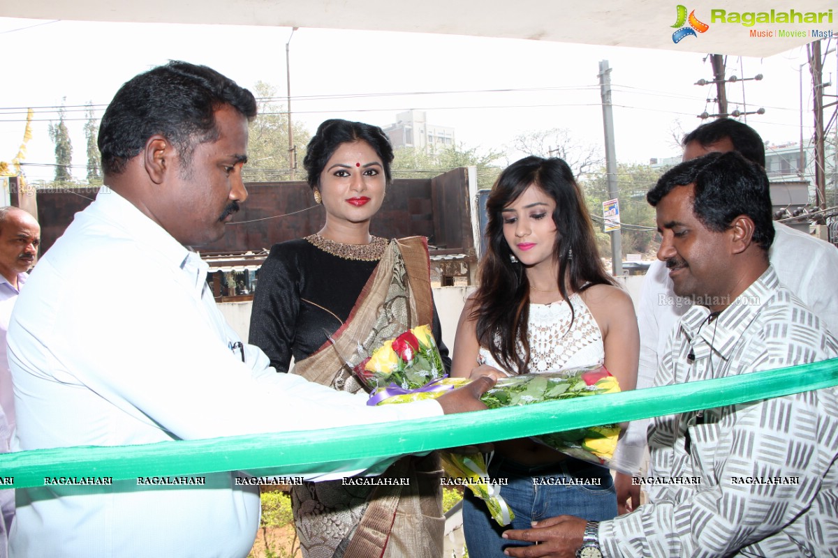 Pochampally IKAT Art Mela Launch by Deekshita Parvathi and Sailaja Reddy at YMCA Hall