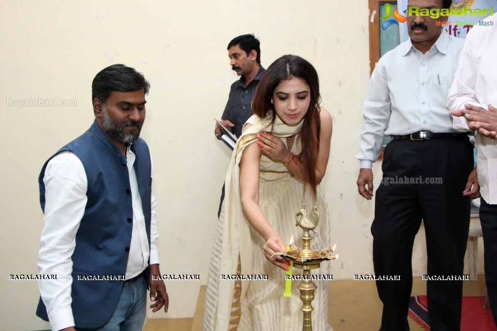 Yoga Guru Mansi Gulati's Yoga Program 'Self Transofrmation with Yoga' at Nizam College, Hyderabad