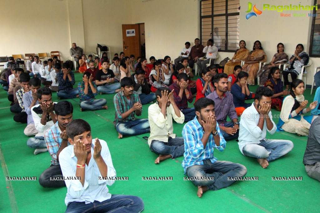 Yoga Guru Mansi Gulati's Yoga Program 'Self Transofrmation with Yoga' at Nizam College, Hyderabad