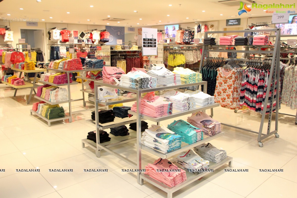 Max Fashion Store Launch at Geetha Nagar, in Malkajgiri