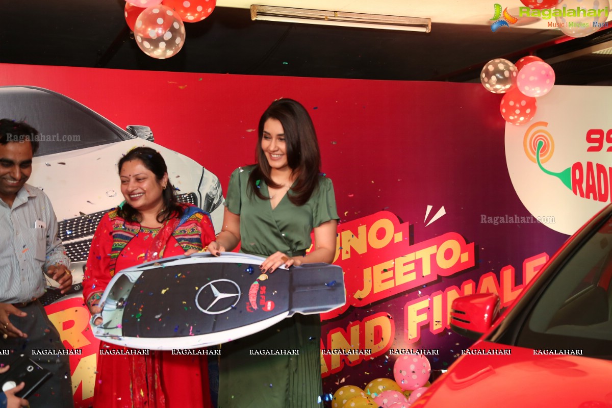 Mirchi 95 Suno Mercedes Jeeto Contest at Radio Mirchi, Begumpet
