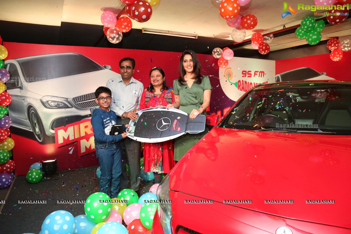 Mirchi 95 Suno Mercedes Jeeto Contest at Radio Mirchi, Begumpet