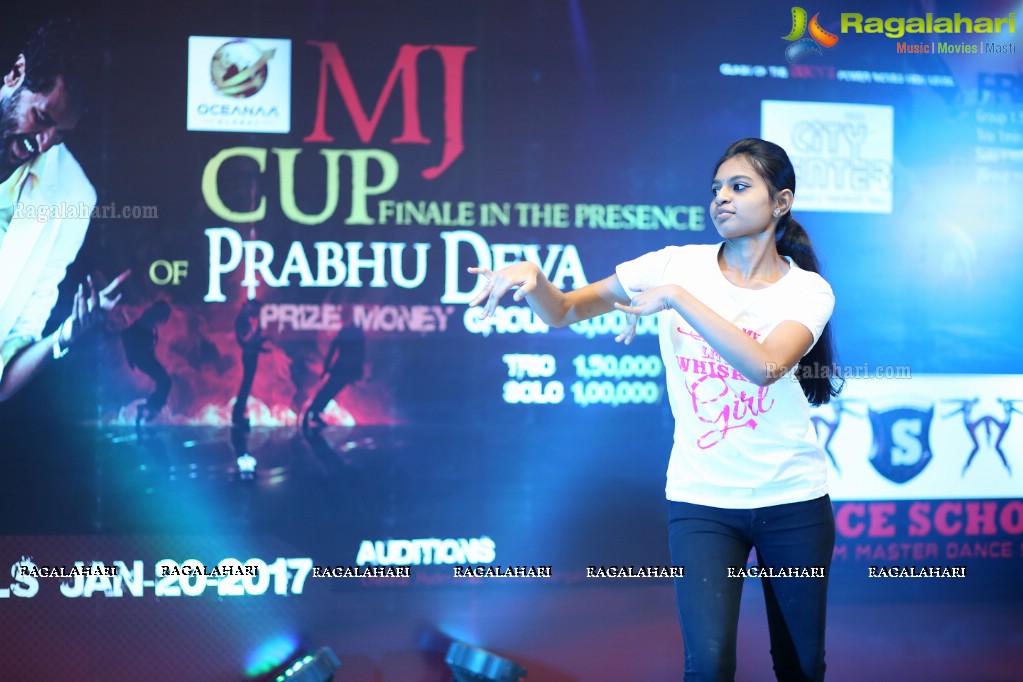 The Biggest Event MJ - Dance Competition at City Center Mall, Hyderabad