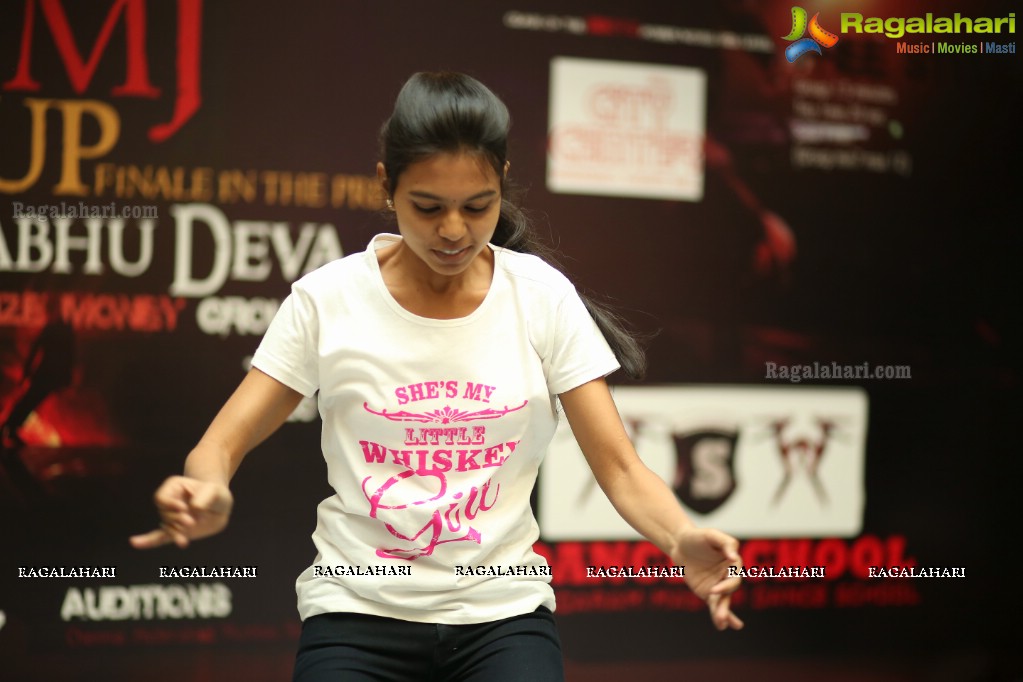 The Biggest Event MJ - Dance Competition at City Center Mall, Hyderabad