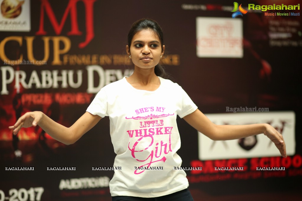 The Biggest Event MJ - Dance Competition at City Center Mall, Hyderabad