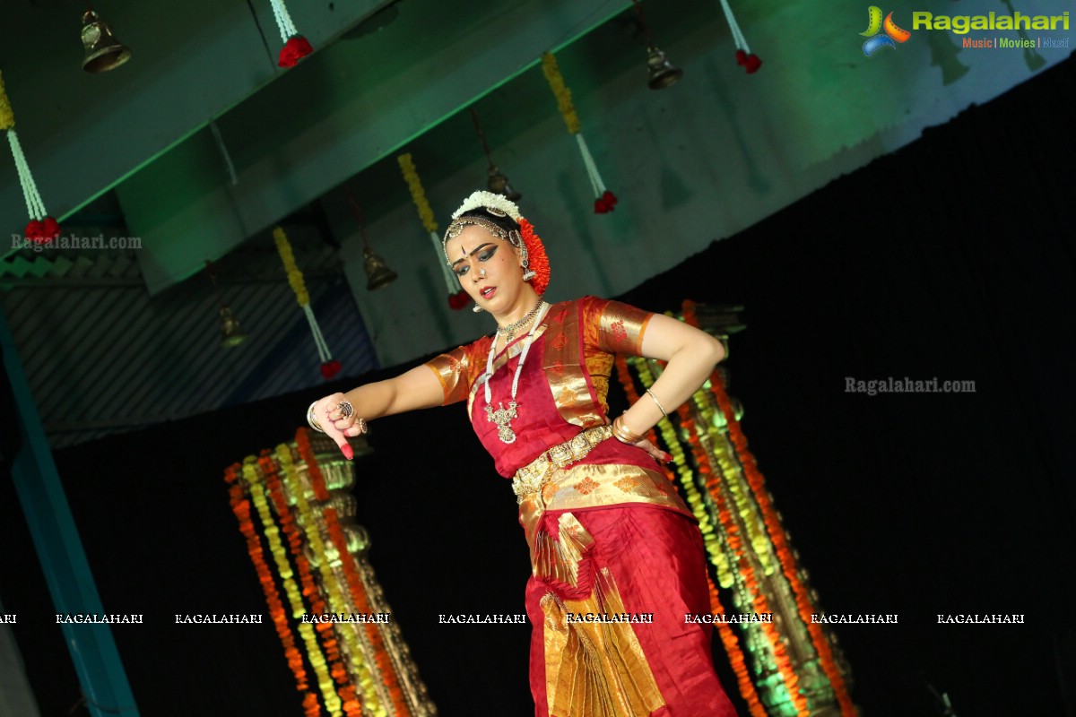 Bharatnatyam Arangetram of Nisha Durr at Keys High School, Hyderabad