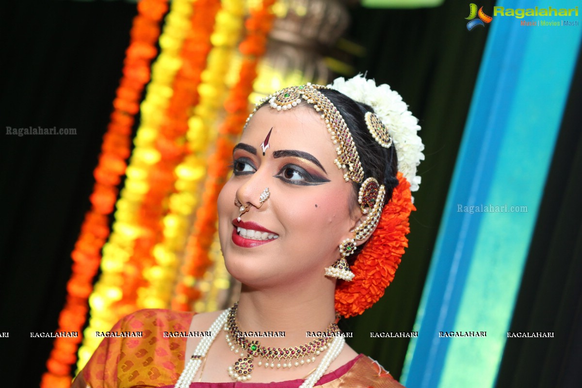 Bharatnatyam Arangetram of Nisha Durr at Keys High School, Hyderabad