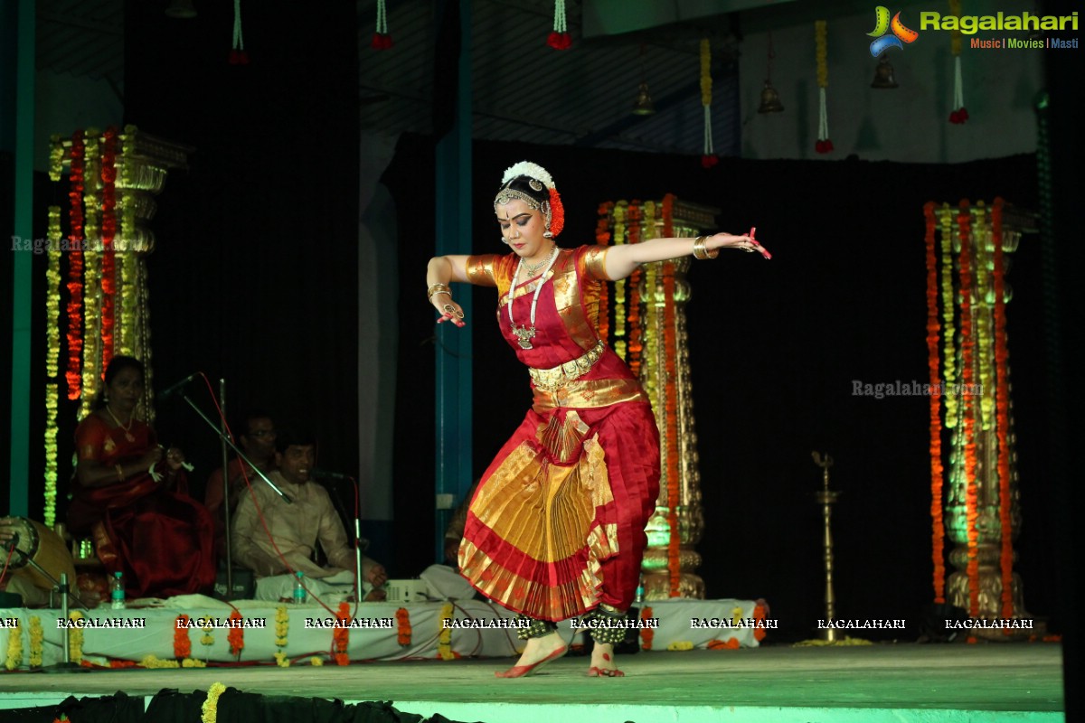 Bharatnatyam Arangetram of Nisha Durr at Keys High School, Hyderabad