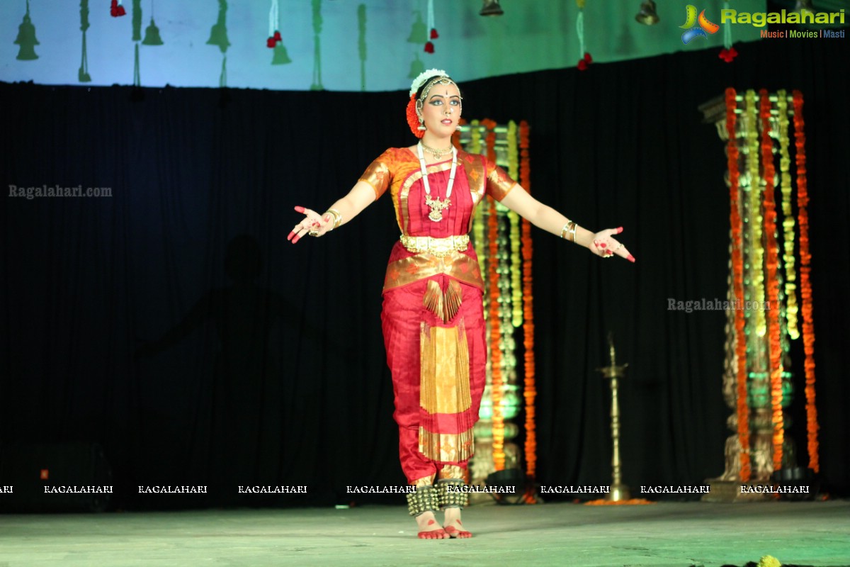 Bharatnatyam Arangetram of Nisha Durr at Keys High School, Hyderabad