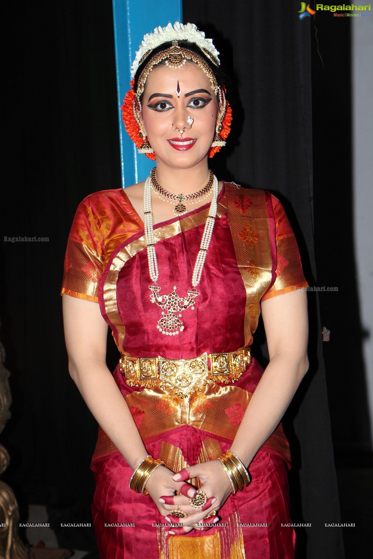 Bharatnatyam Arangetram of Nisha Durr at Keys High School, Hyderabad