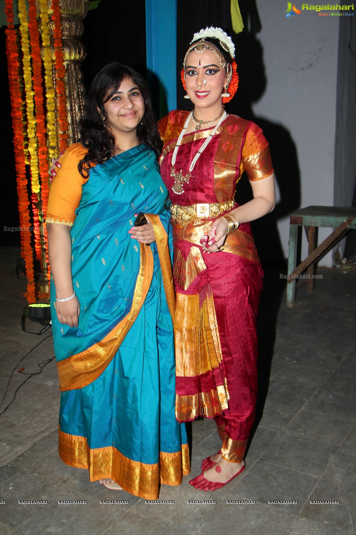 Bharatnatyam Arangetram of Nisha Durr at Keys High School, Hyderabad