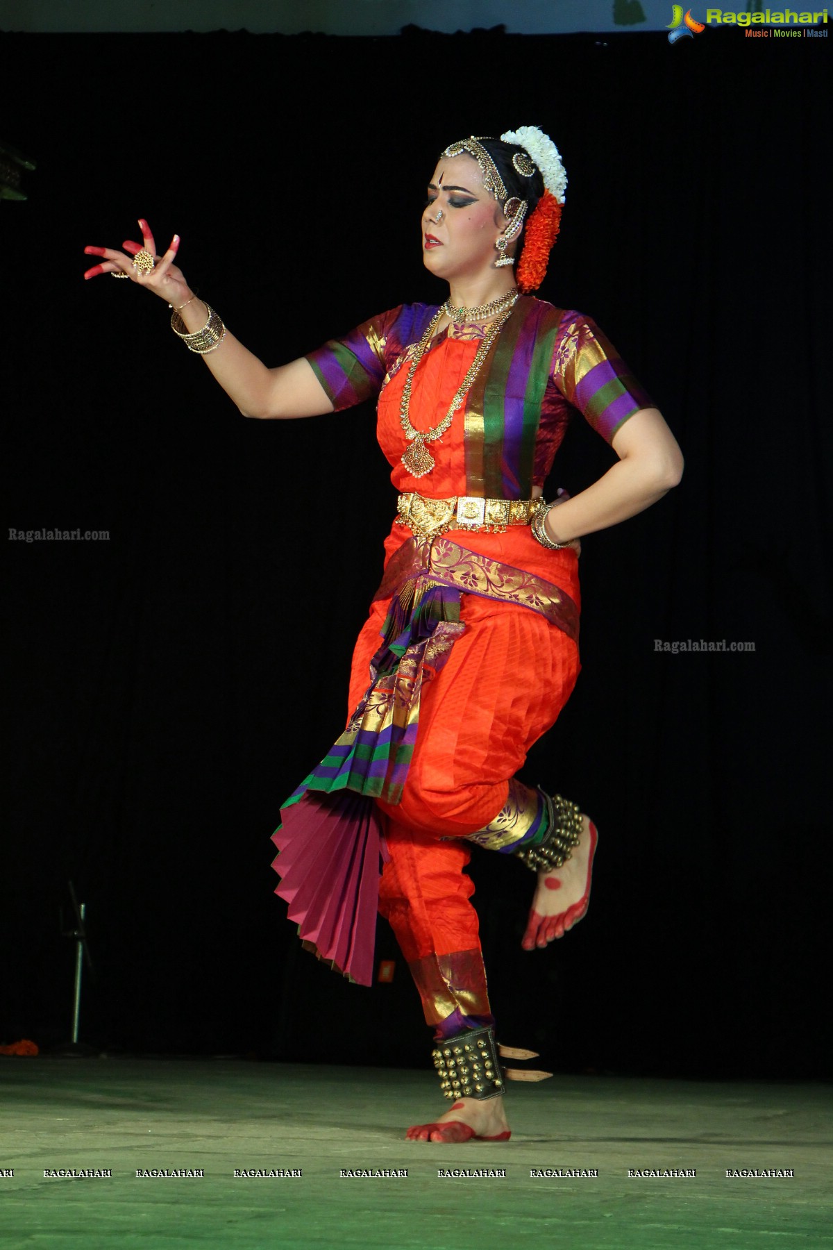 Bharatnatyam Arangetram of Nisha Durr at Keys High School, Hyderabad