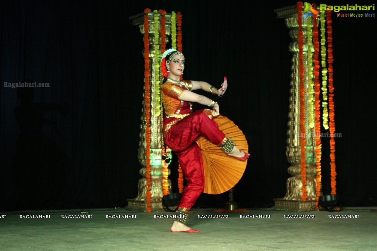 Bharatnatyam Arangetram of Nisha Durr at Keys High School, Hyderabad