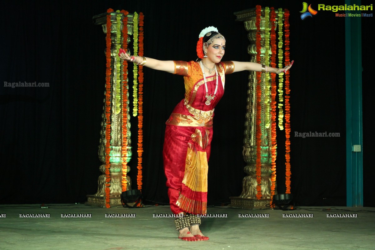 Bharatnatyam Arangetram of Nisha Durr at Keys High School, Hyderabad