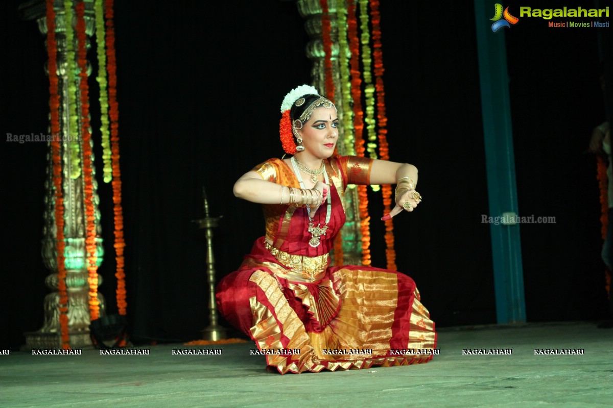 Bharatnatyam Arangetram of Nisha Durr at Keys High School, Hyderabad