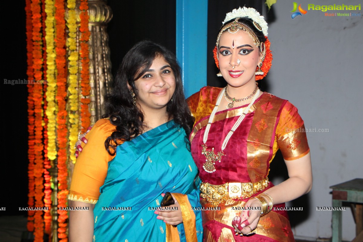 Bharatnatyam Arangetram of Nisha Durr at Keys High School, Hyderabad