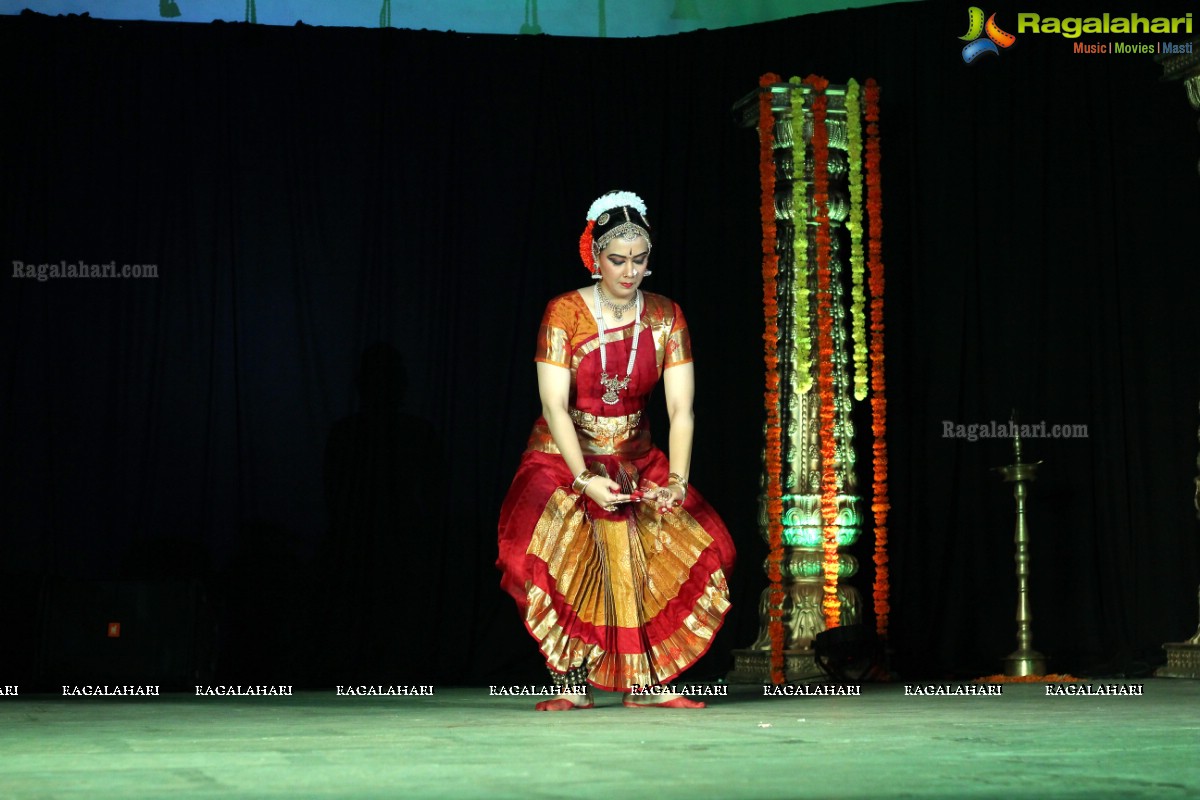 Bharatnatyam Arangetram of Nisha Durr at Keys High School, Hyderabad