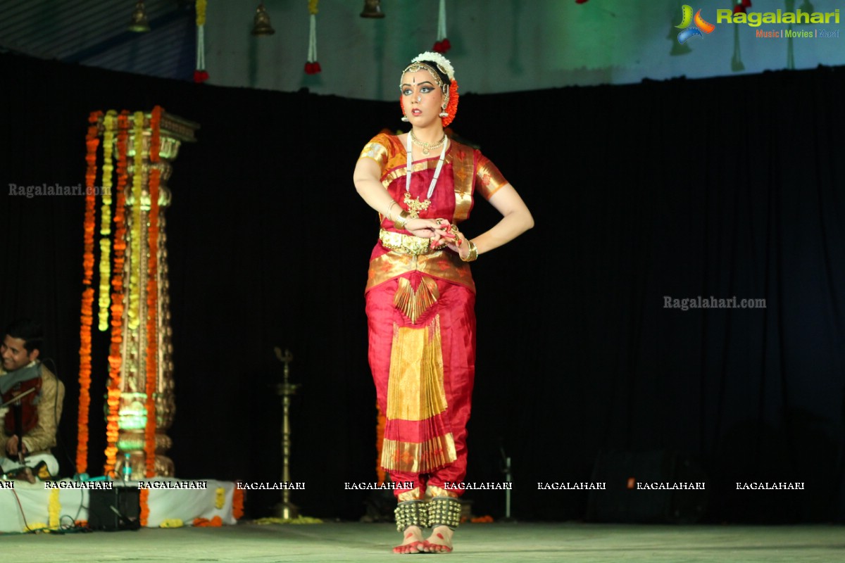 Bharatnatyam Arangetram of Nisha Durr at Keys High School, Hyderabad