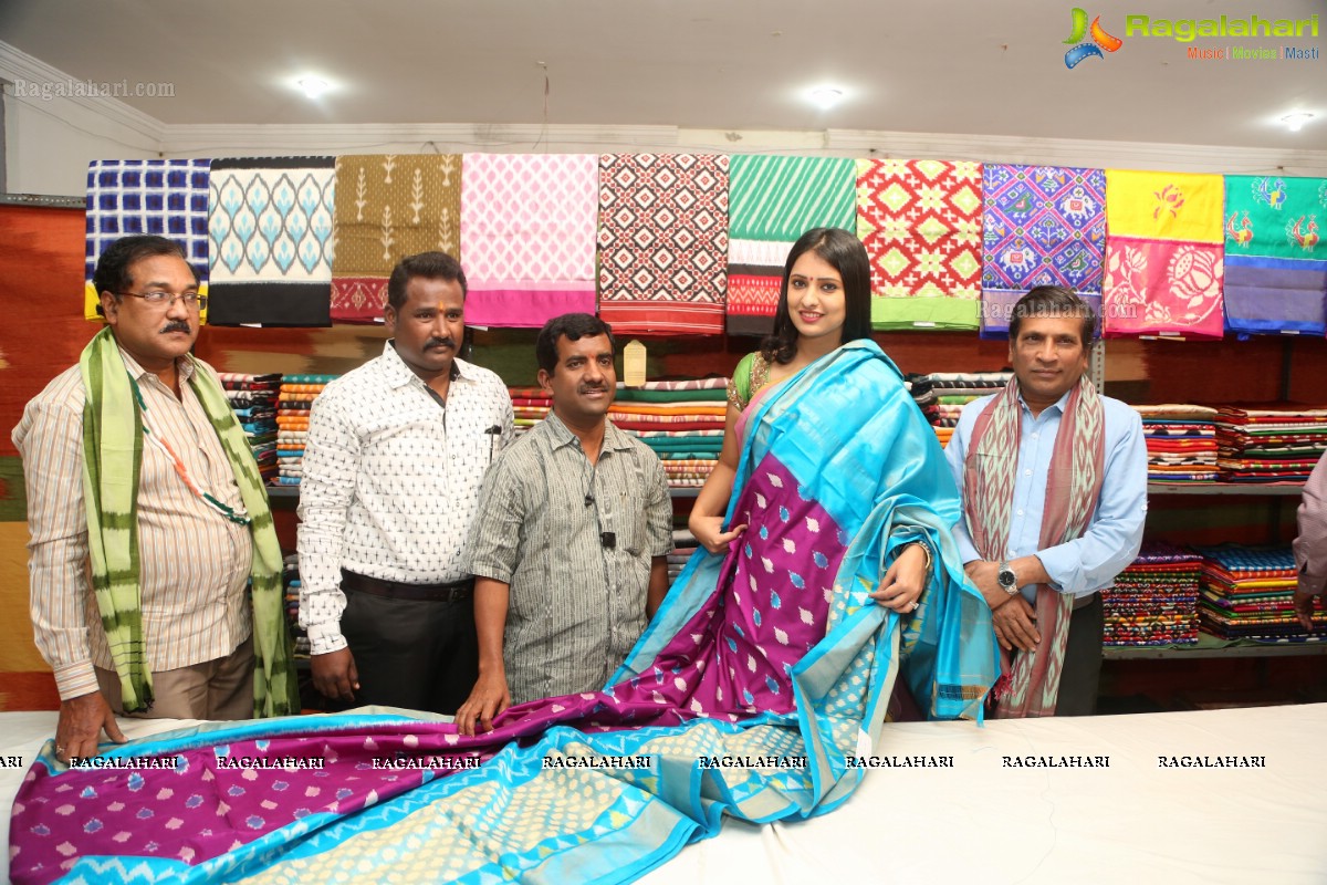 Pochampally IKAT art Mela @ Nizampet launched by Nikita Bisht