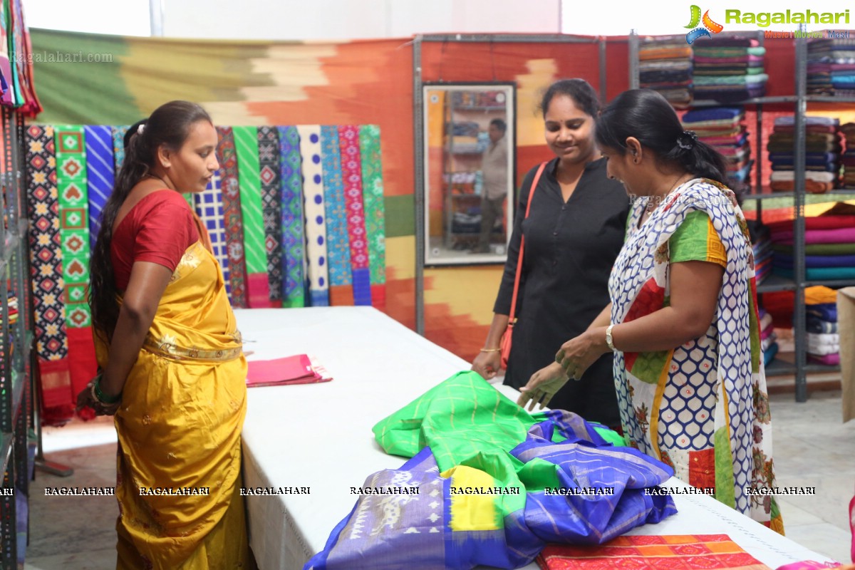 Pochampally IKAT art Mela @ Nizampet launched by Nikita Bisht