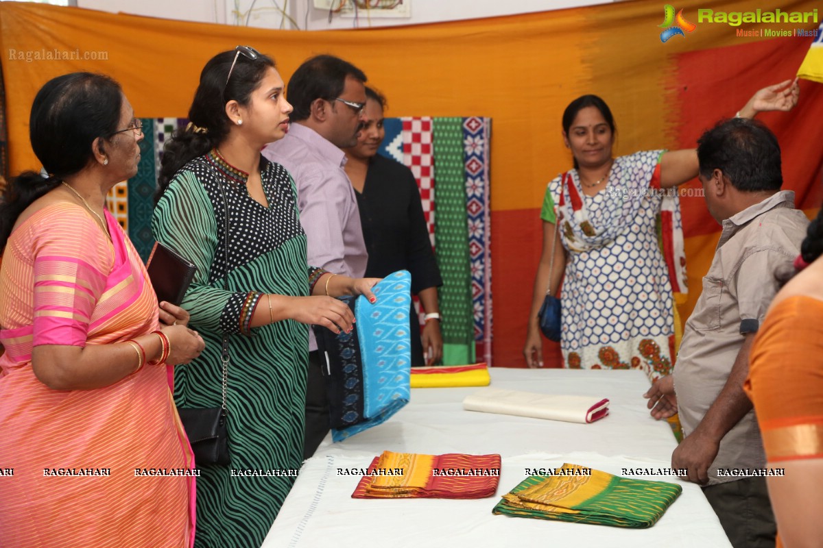 Pochampally IKAT art Mela @ Nizampet launched by Nikita Bisht