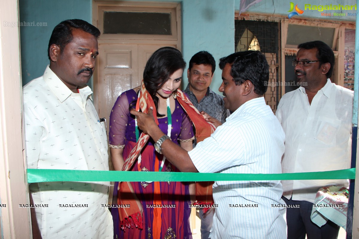 Priyanka Ramana Inaugurates Pochampally IKAT Art Mela, Narayanguda