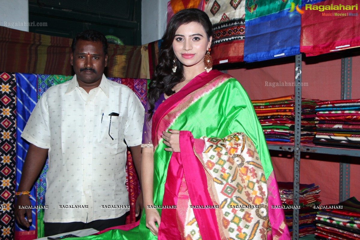 Priyanka Ramana Inaugurates Pochampally IKAT Art Mela, Narayanguda