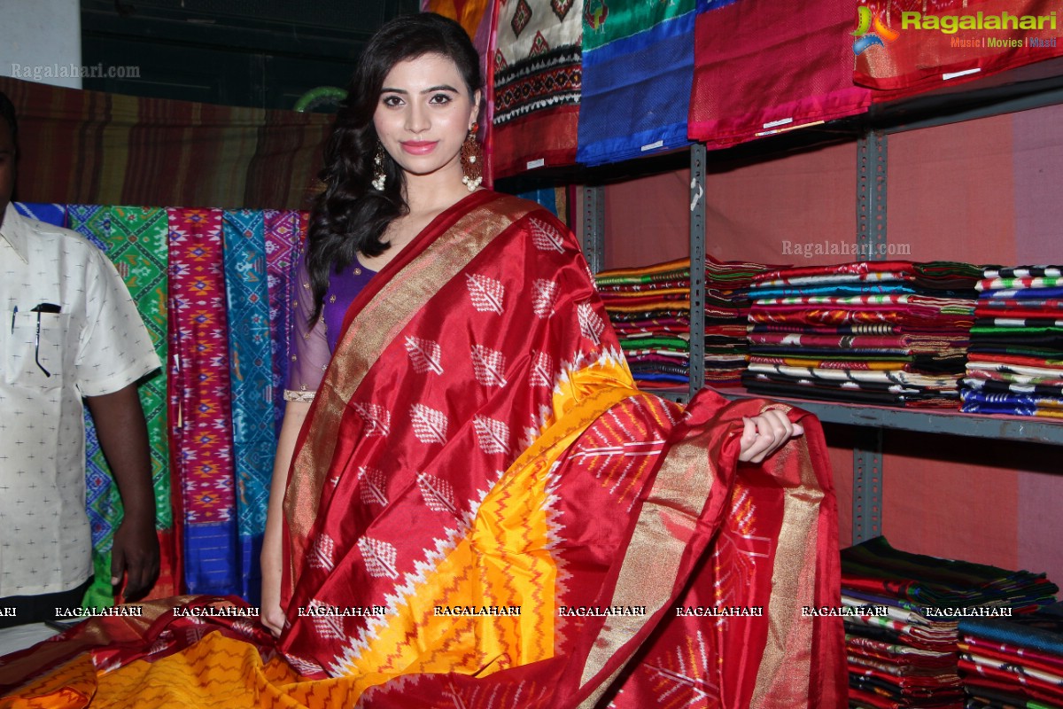 Priyanka Ramana Inaugurates Pochampally IKAT Art Mela, Narayanguda