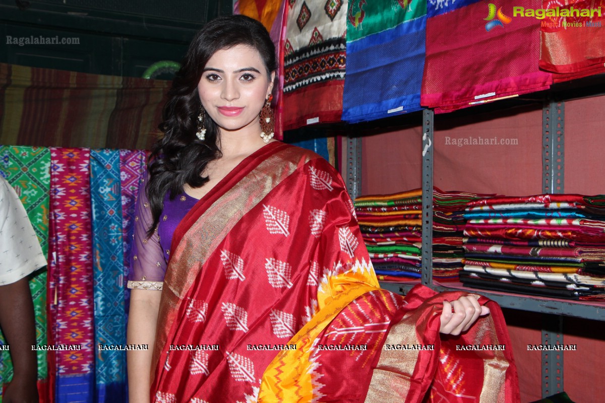 Priyanka Ramana Inaugurates Pochampally IKAT Art Mela, Narayanguda