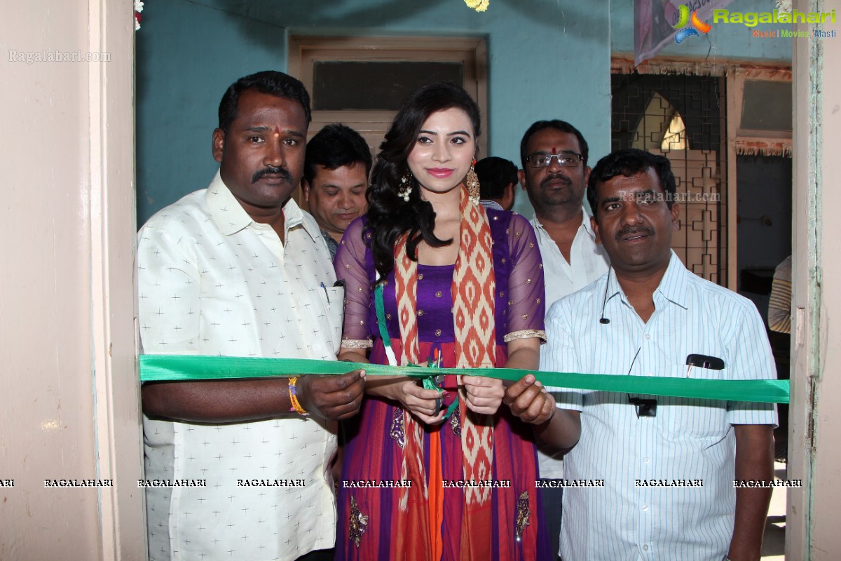 Priyanka Ramana Inaugurates Pochampally IKAT Art Mela, Narayanguda