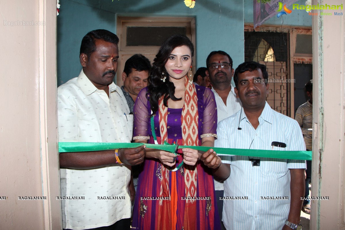 Priyanka Ramana Inaugurates Pochampally IKAT Art Mela, Narayanguda