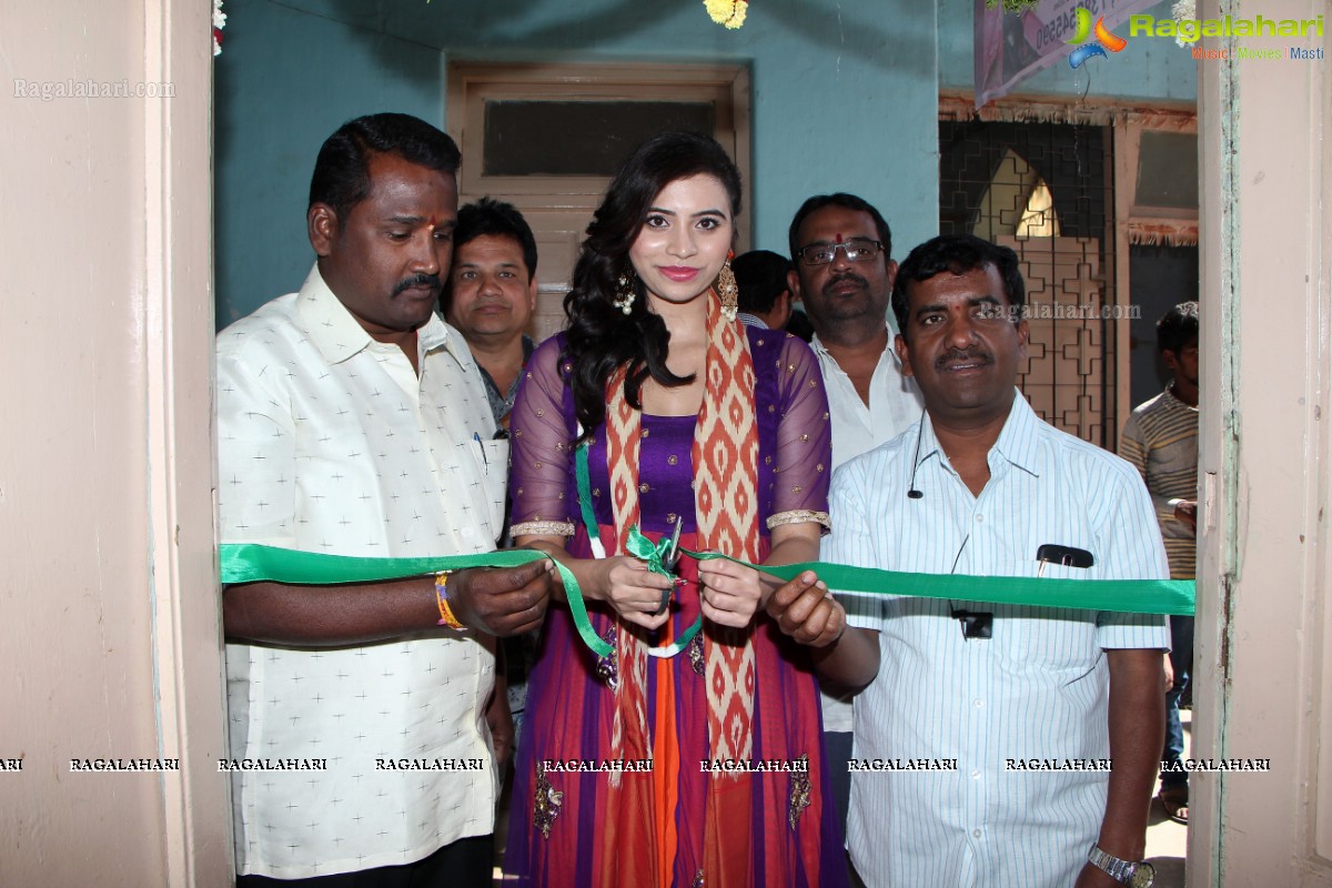 Priyanka Ramana Inaugurates Pochampally IKAT Art Mela, Narayanguda