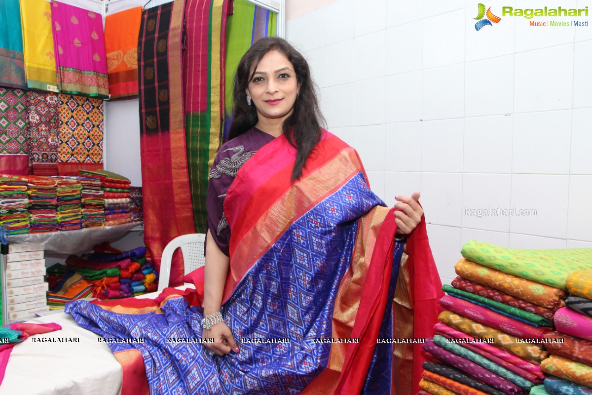 Poorni Inaugurates Silk India Expo 2017 at Sri Satya Sai Nigamagamam, Srinagar Colony, Hyderabad