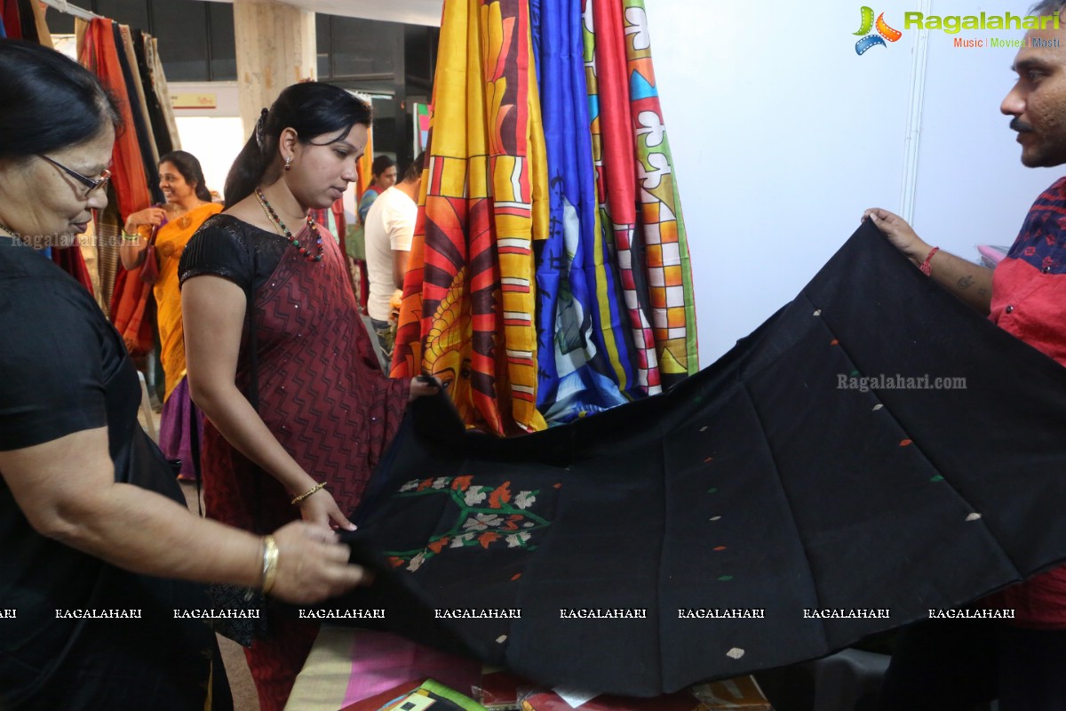 Poorni Inaugurates Silk India Expo 2017 at Sri Satya Sai Nigamagamam, Srinagar Colony, Hyderabad