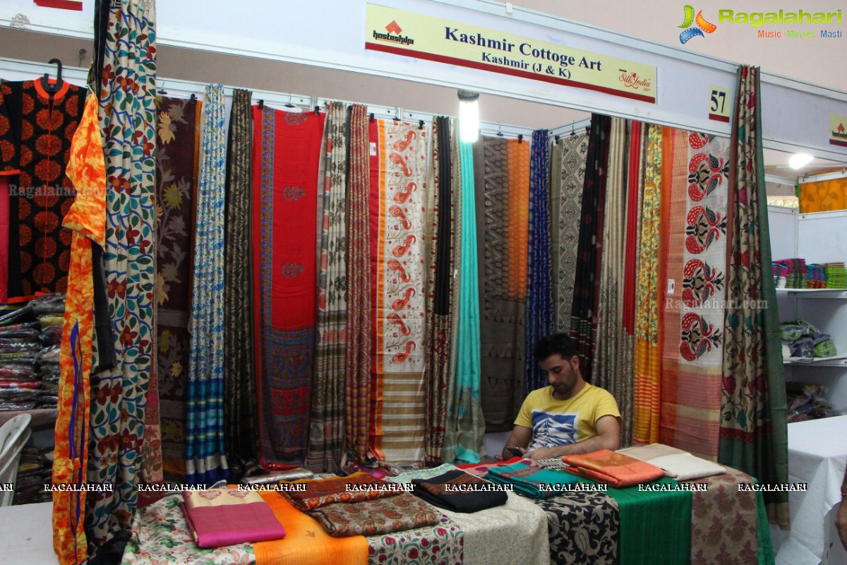 Poorni Inaugurates Silk India Expo 2017 at Sri Satya Sai Nigamagamam, Srinagar Colony, Hyderabad