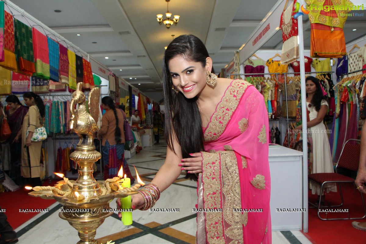 Naina Ganguly inaugurates Vastra Vibha Fashion and Lifestyle Exhibition cum Sale