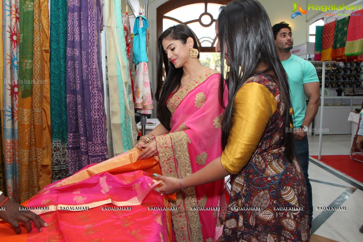 Naina Ganguly inaugurates Vastra Vibha Fashion and Lifestyle Exhibition cum Sale