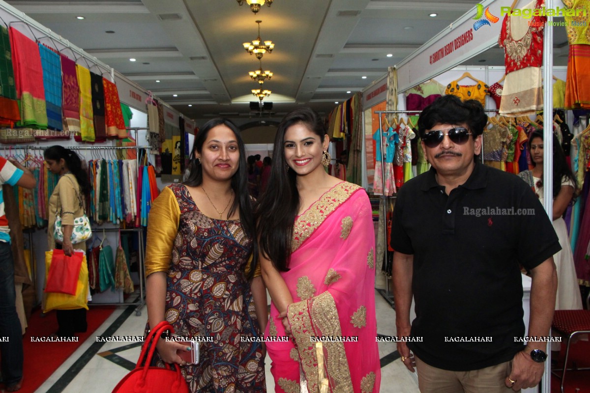 Naina Ganguly inaugurates Vastra Vibha Fashion and Lifestyle Exhibition cum Sale