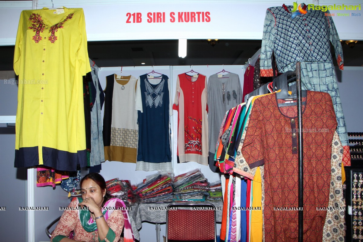 Naina Ganguly inaugurates Vastra Vibha Fashion and Lifestyle Exhibition cum Sale