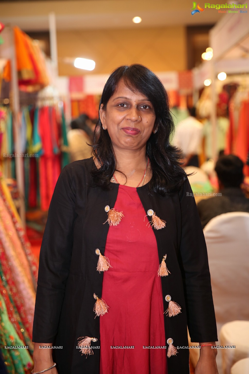 Pravallika Reddy inaugurates Akritti Elite Exhibition and Sale (Jan 16-17)