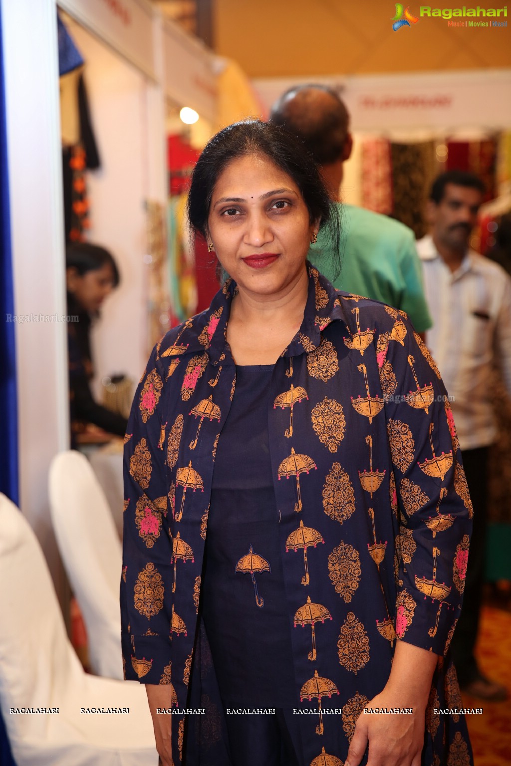 Pravallika Reddy inaugurates Akritti Elite Exhibition and Sale (Jan 16-17)