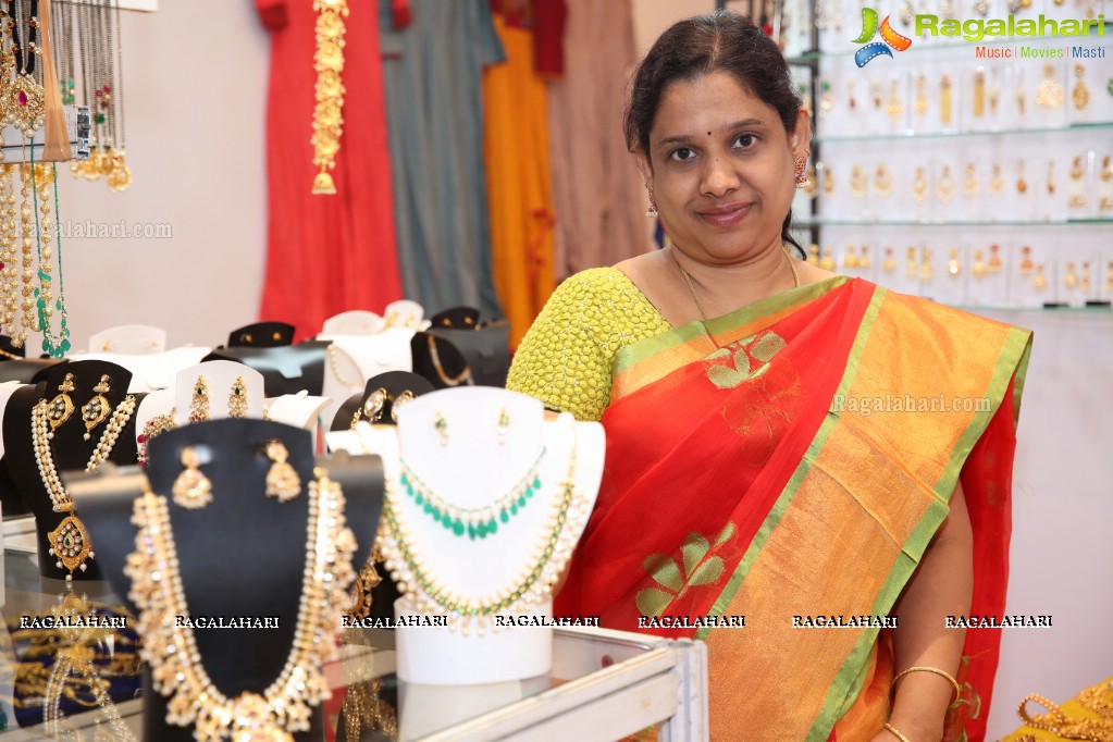 Pravallika Reddy inaugurates Akritti Elite Exhibition and Sale (Jan 16-17)