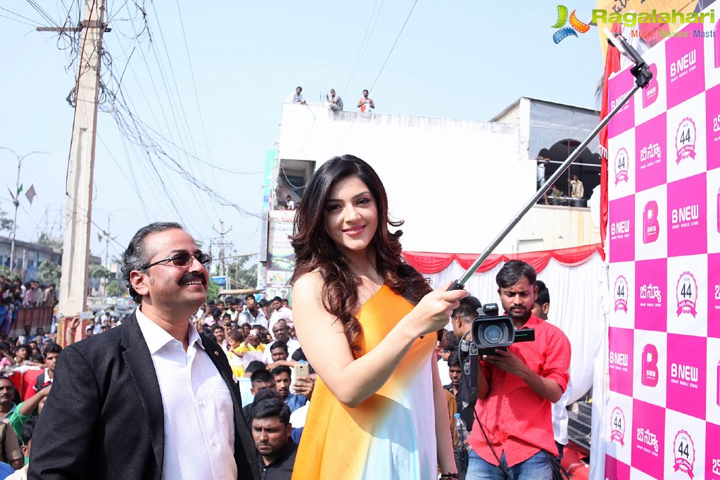 Mehrene Kaur launches B New Mobile Store at Adoni