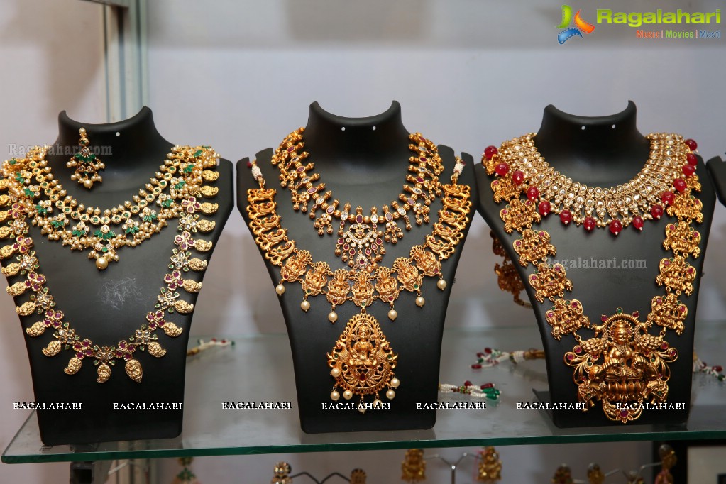 Madhumitha Krishna launches Trendz Exhibition (Feb. 2018) at Taj Krishna