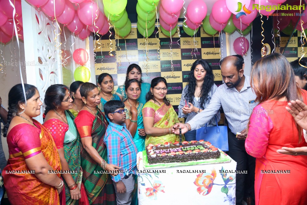 Kamana Jethmalani launches Green Trends, Pragathinagar