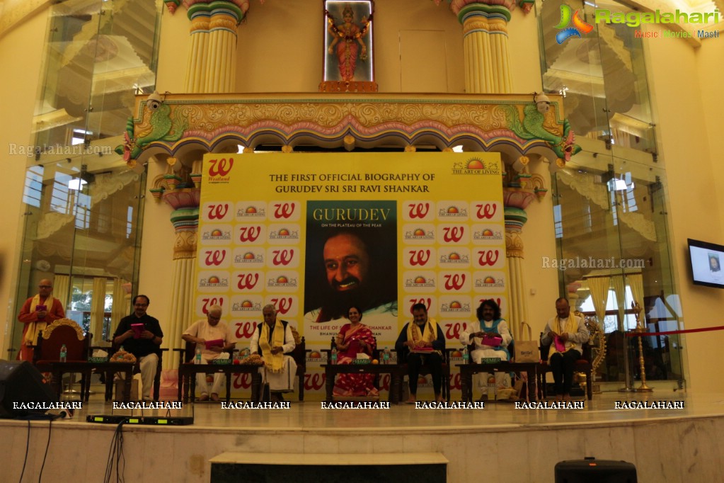 A Book On Biography Of Gurudev Sri Sri Ravi Shankar Launched