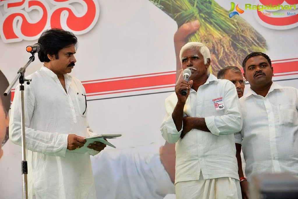 Pawan Kalyan Interaction with Farmers at Ananthapuram