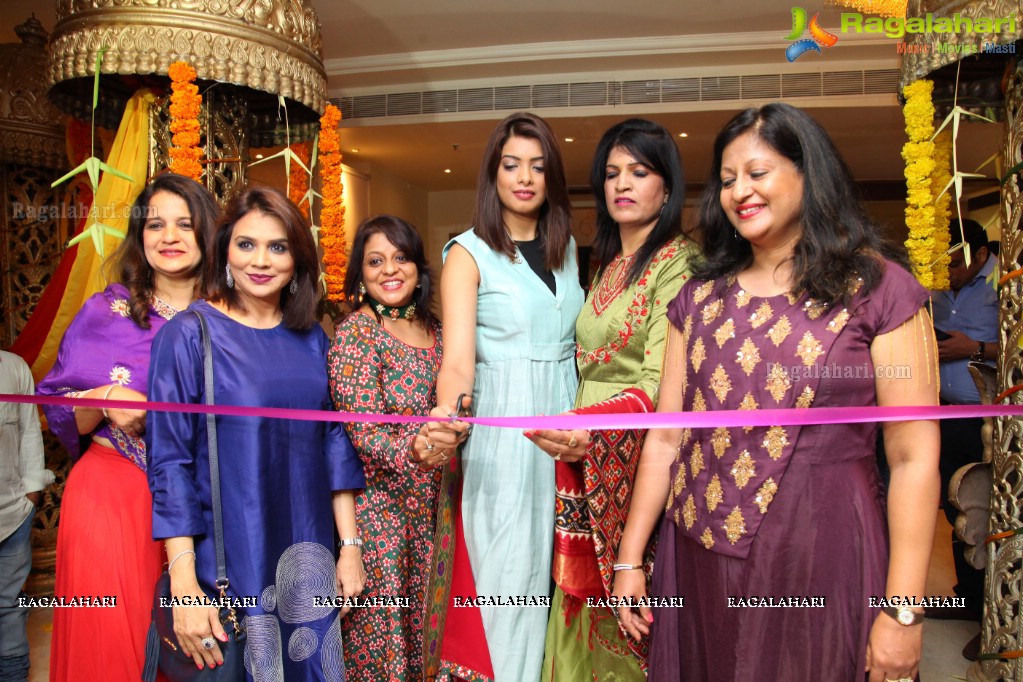 Srishti Vyakaranam launches Khwaaish Designer Lifestyle Exhibition at Taj Krishna