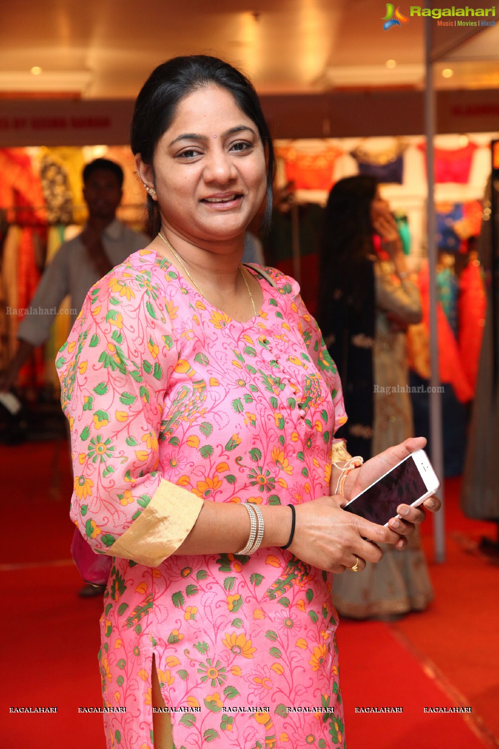 Srishti Vyakaranam launches Khwaaish Designer Lifestyle Exhibition at Taj Krishna